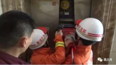 商丘一小区电梯故障14人被困 责任企业被罚2万元